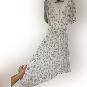 J Gee Floral White and Blue Dress
